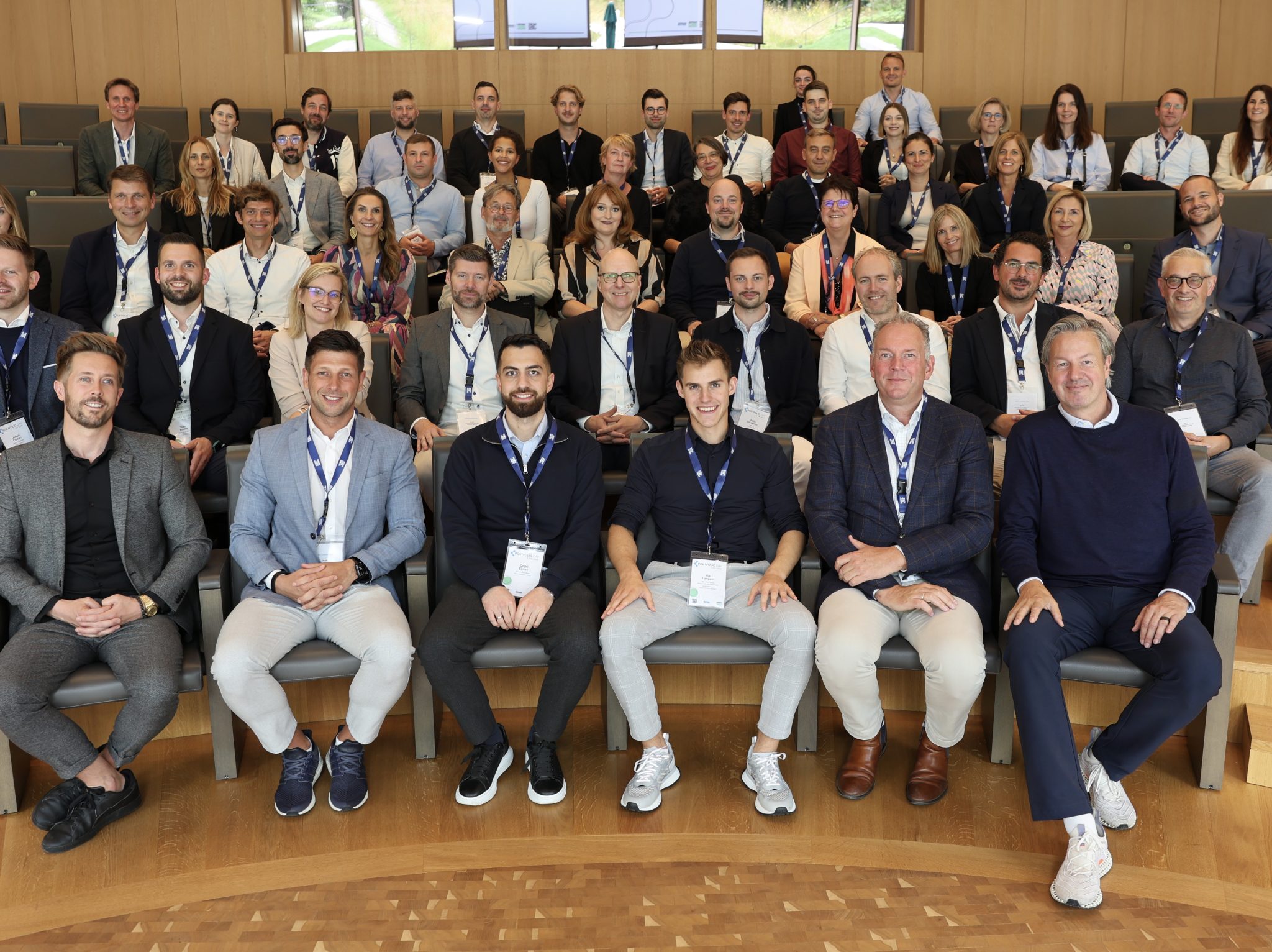 Gruppenfoto von Isartal Ventures mit Portfolio-Unternehmen